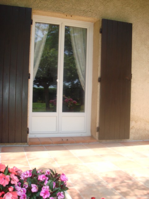 Vente et installation de porte fenêtre en PVC à 2 vantaux et fixes GROSFILLEX à Vitrolles