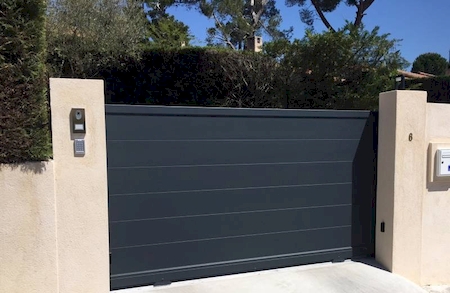 Installation d’un portail coulissant HORIZAL pour une maison à Calas 