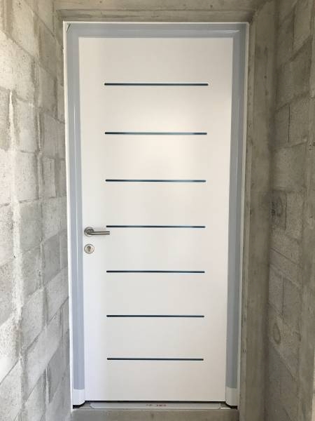 pose neuf porte d'entrée marignane