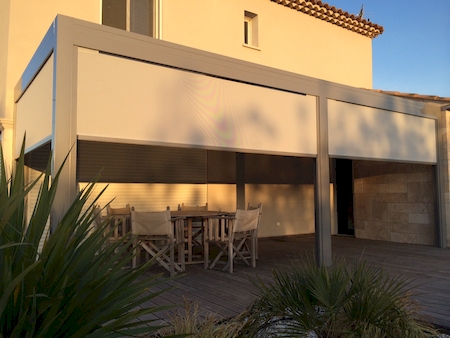 Installation de pergola bioclimatique à lames orientables OPEN LUX Marquises à Martigues
