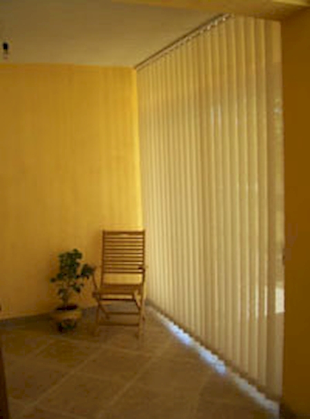 Vente et pose de store vertical design MARITON à Fos sur Mer