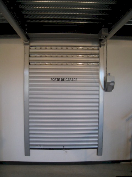 Porte de garage sur mesure prés de vitrolles