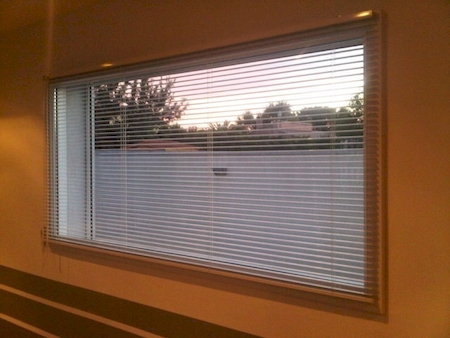 store blanc sur mesure pas cher