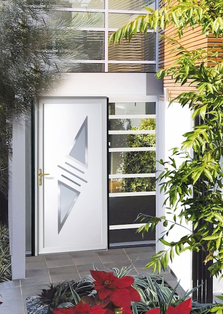 Porte d'entree PVC design dans le 13